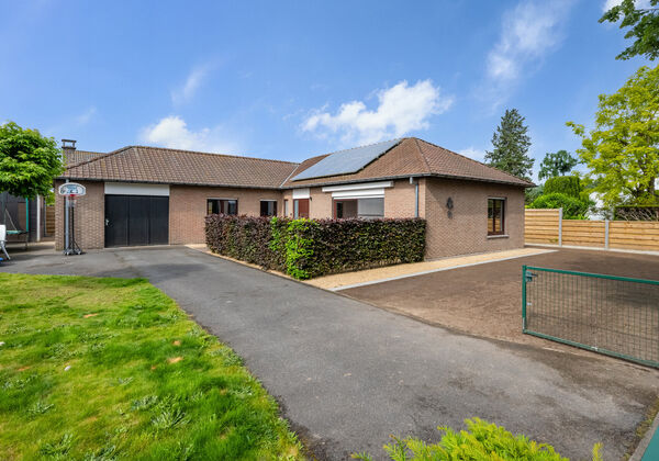 Bungalow te koop in Drongen
