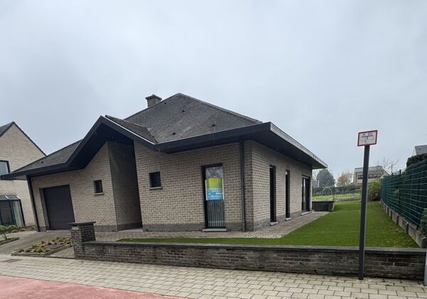 Maison &agrave; louer &agrave; Lede