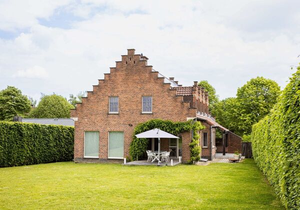 Villa te koop in Denderleeuw