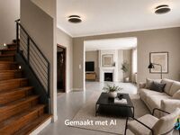 Wie zoekt naar een woning waar wonen en werken perfect gecombineerd kan worden, is deze handelswoning een unieke opportuniteit!

De commerci&euml;le ruimte bestaat uit maar liefst 25 m&sup2;, aangevuld met een wachtzaal, receptieruimte, toilet en een extra bergru